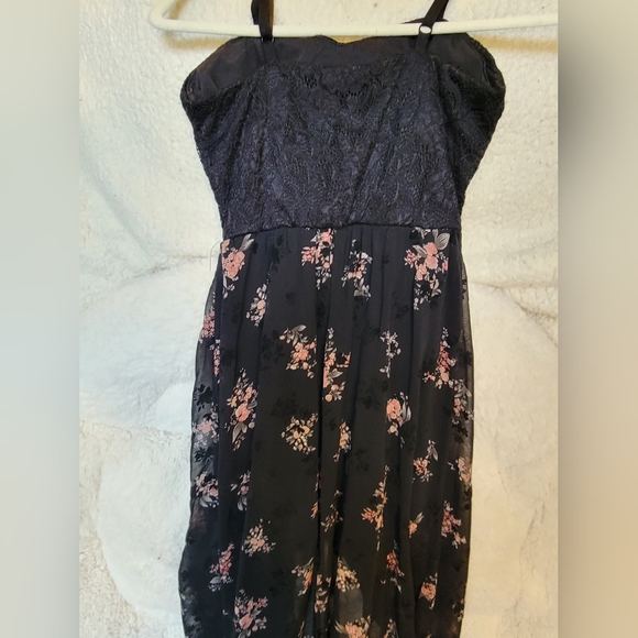 Lily Rose Maxi Dress, XS, Black Lace with Velvet detailing on skirt - Picture 8 of 8